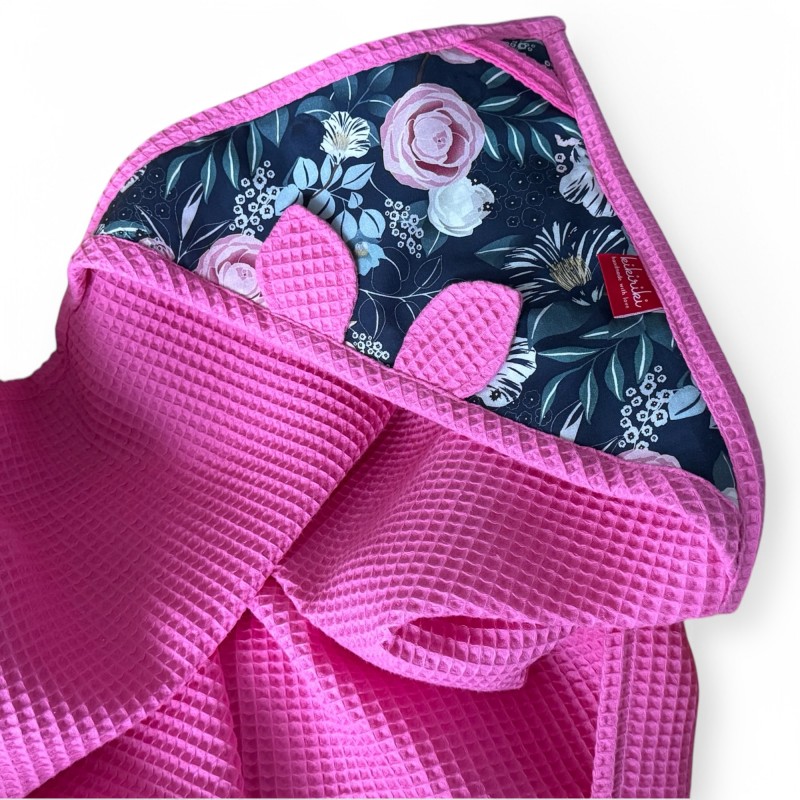 Ręcznik bawełniany z kapturkiem bawełna wafelek 100x100 - fuksja + kwiaty na granacie